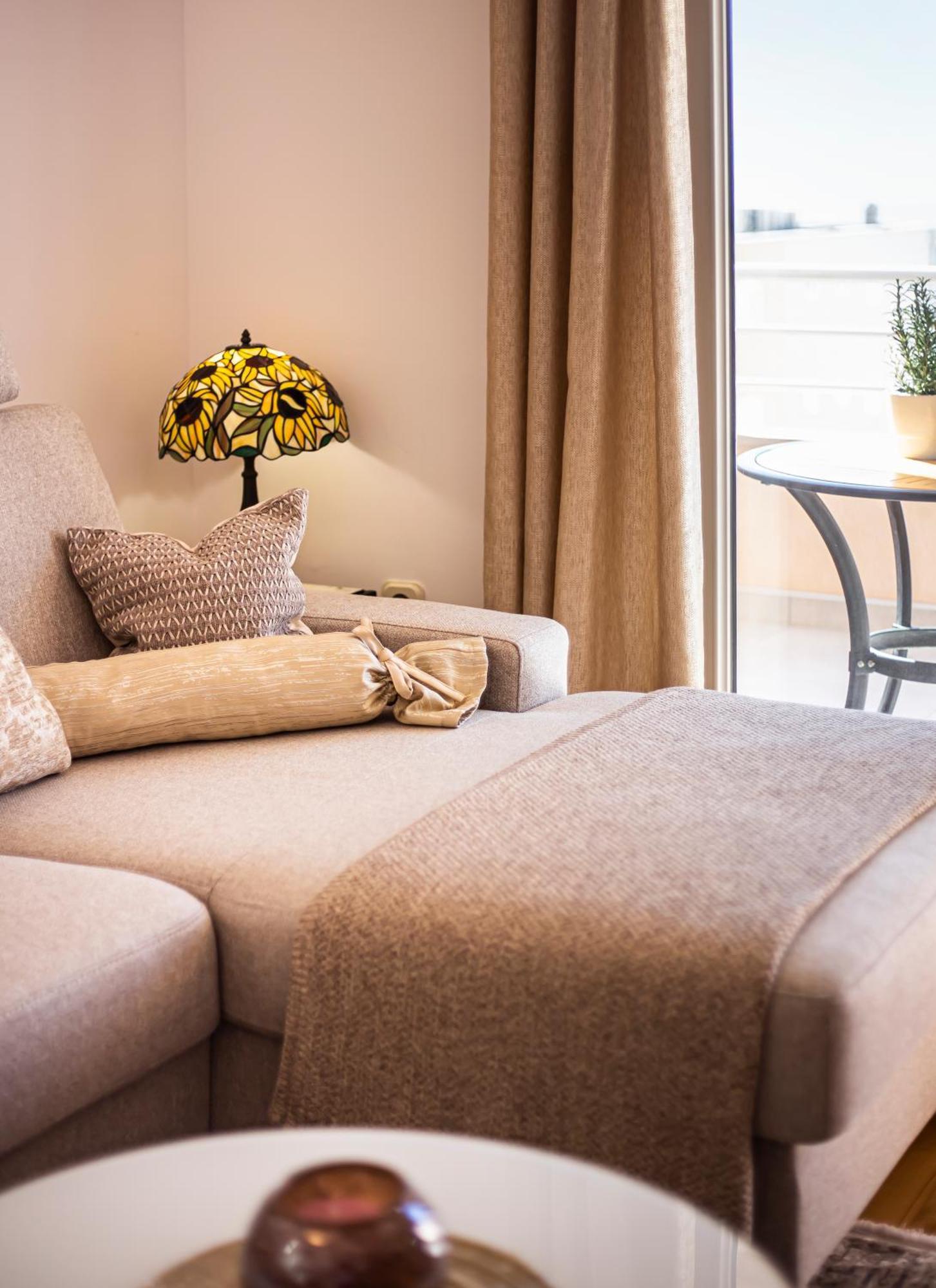 Apartment Anita With Amazing Sea View Makarska Esterno foto