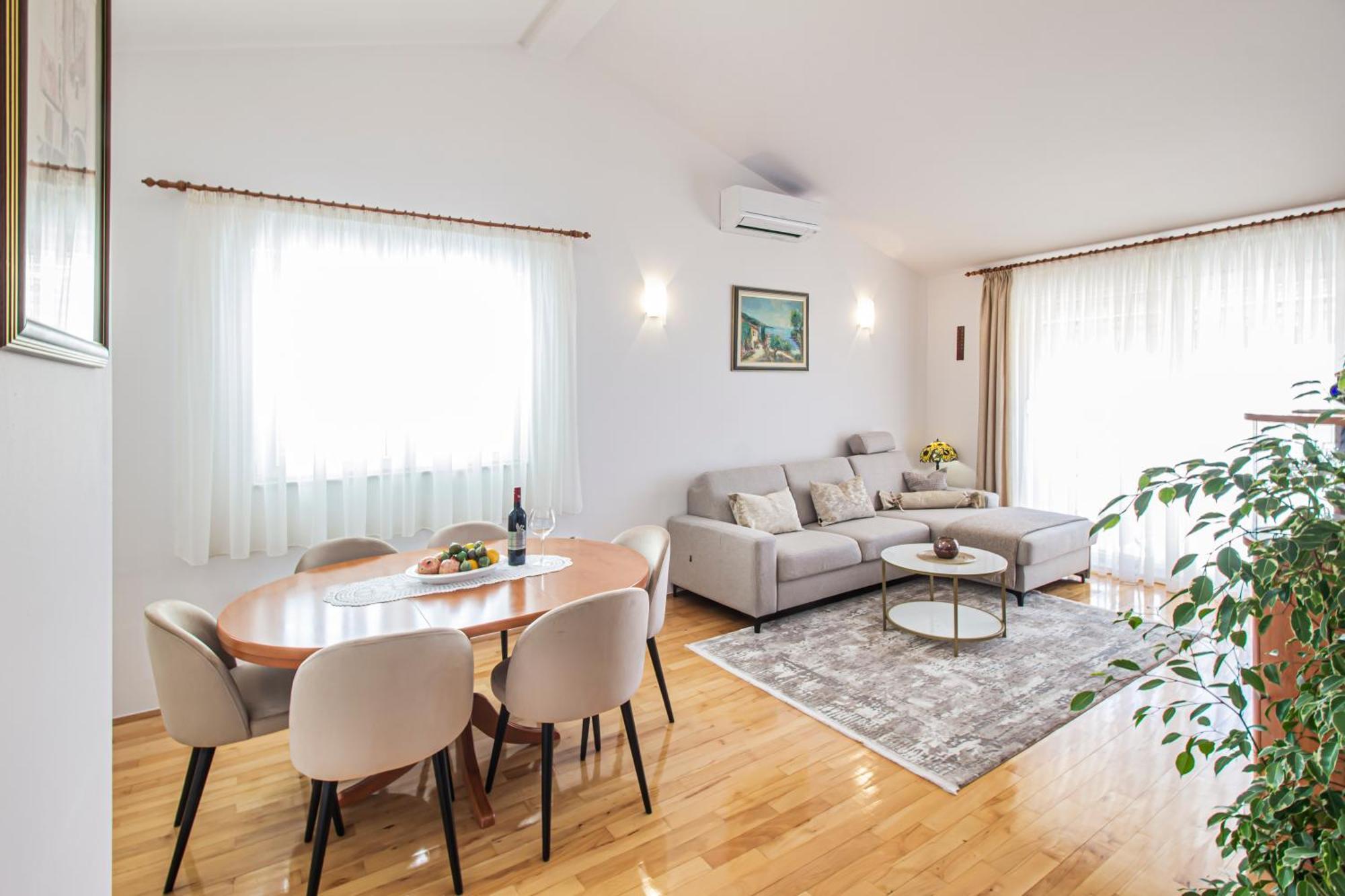 Apartment Anita With Amazing Sea View Makarska Esterno foto