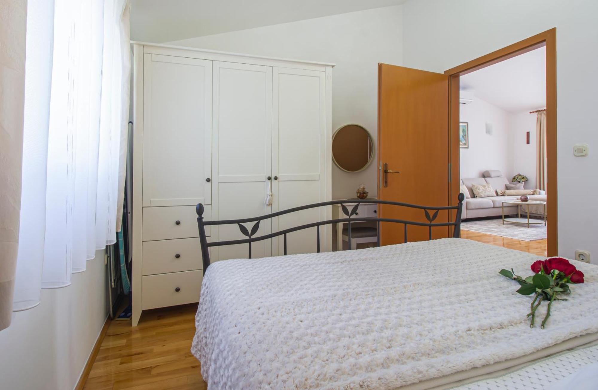 Apartment Anita With Amazing Sea View Makarska Esterno foto
