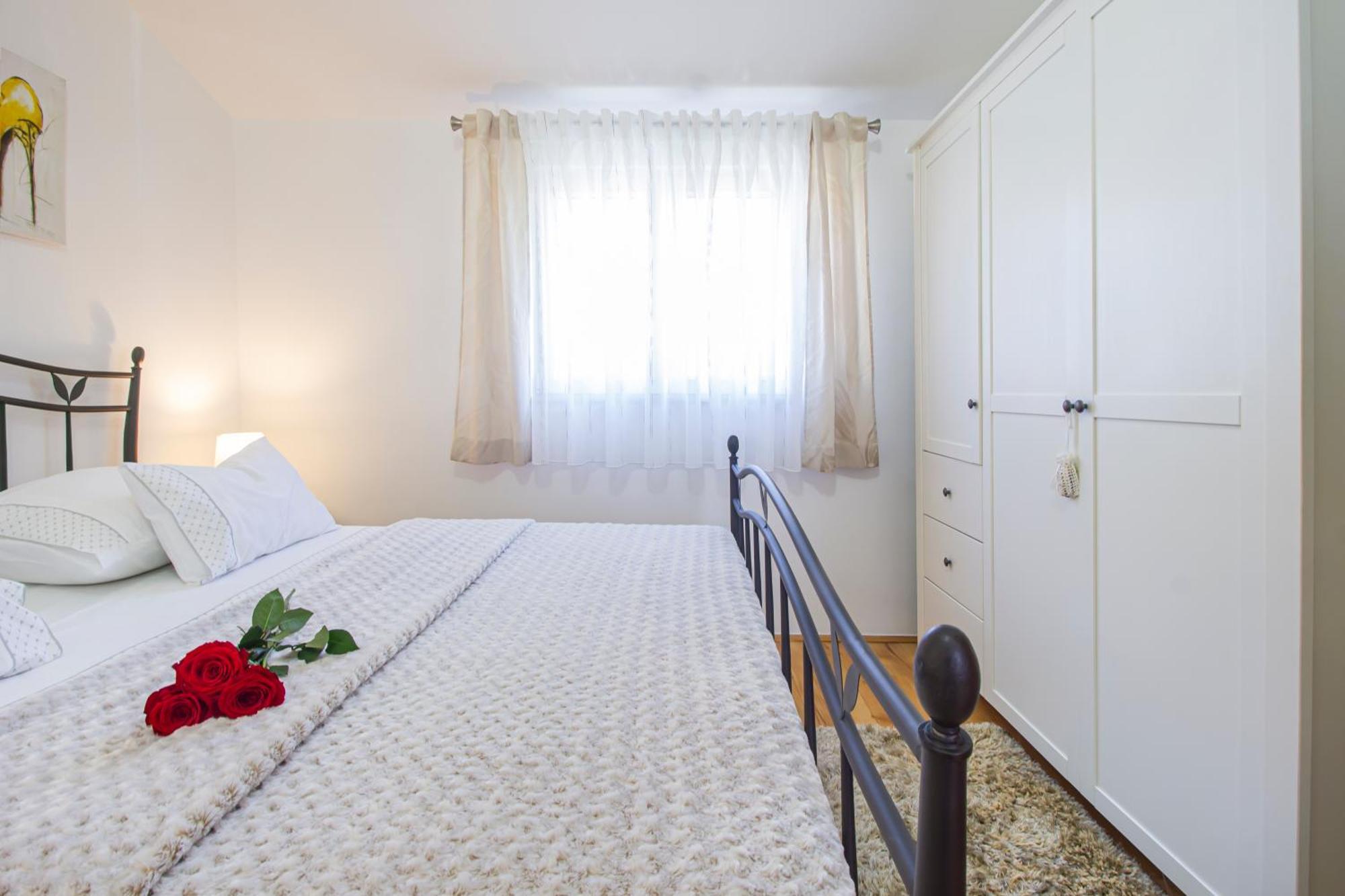 Apartment Anita With Amazing Sea View Makarska Esterno foto